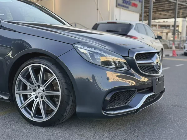Mercedes Benz E63 AMG