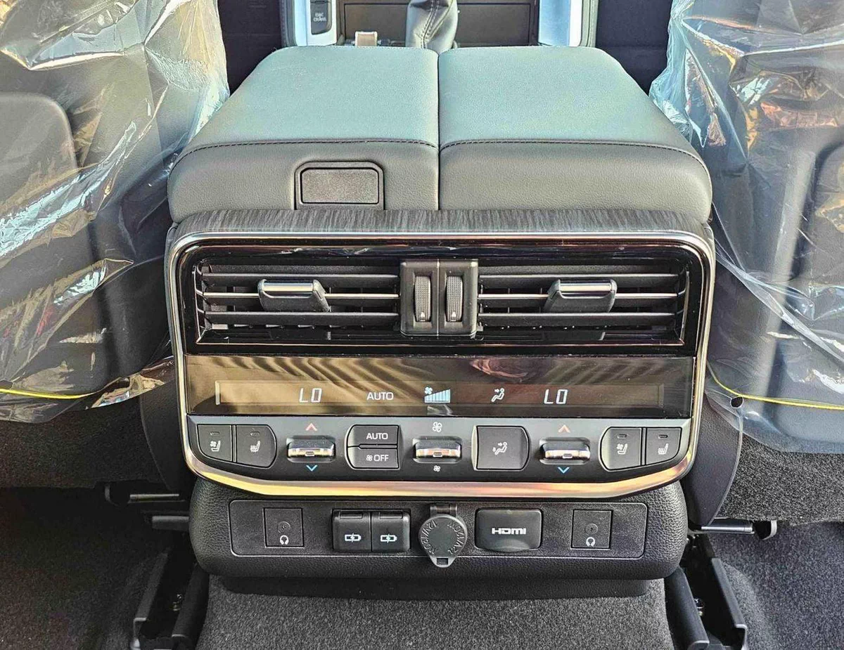 Toyota Land Cruiser VXR | TWIN TURBO | AERO KIT | 3.3L V6 DIESEL | 360* CAMERA WIH HEADUP DISPLAY | JBL SPEAKERS |  PWR-13-0
