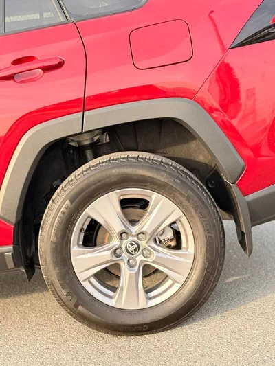 Toyota RAV4 XLE 2.5L AWD Full option 2023-14