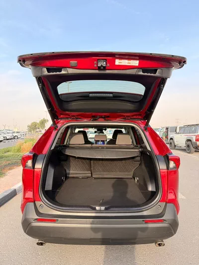 Toyota RAV4 XLE 2.5L AWD Full option 2023-23