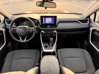 Toyota RAV4 XLE 2.5L AWD Full option 2023-4