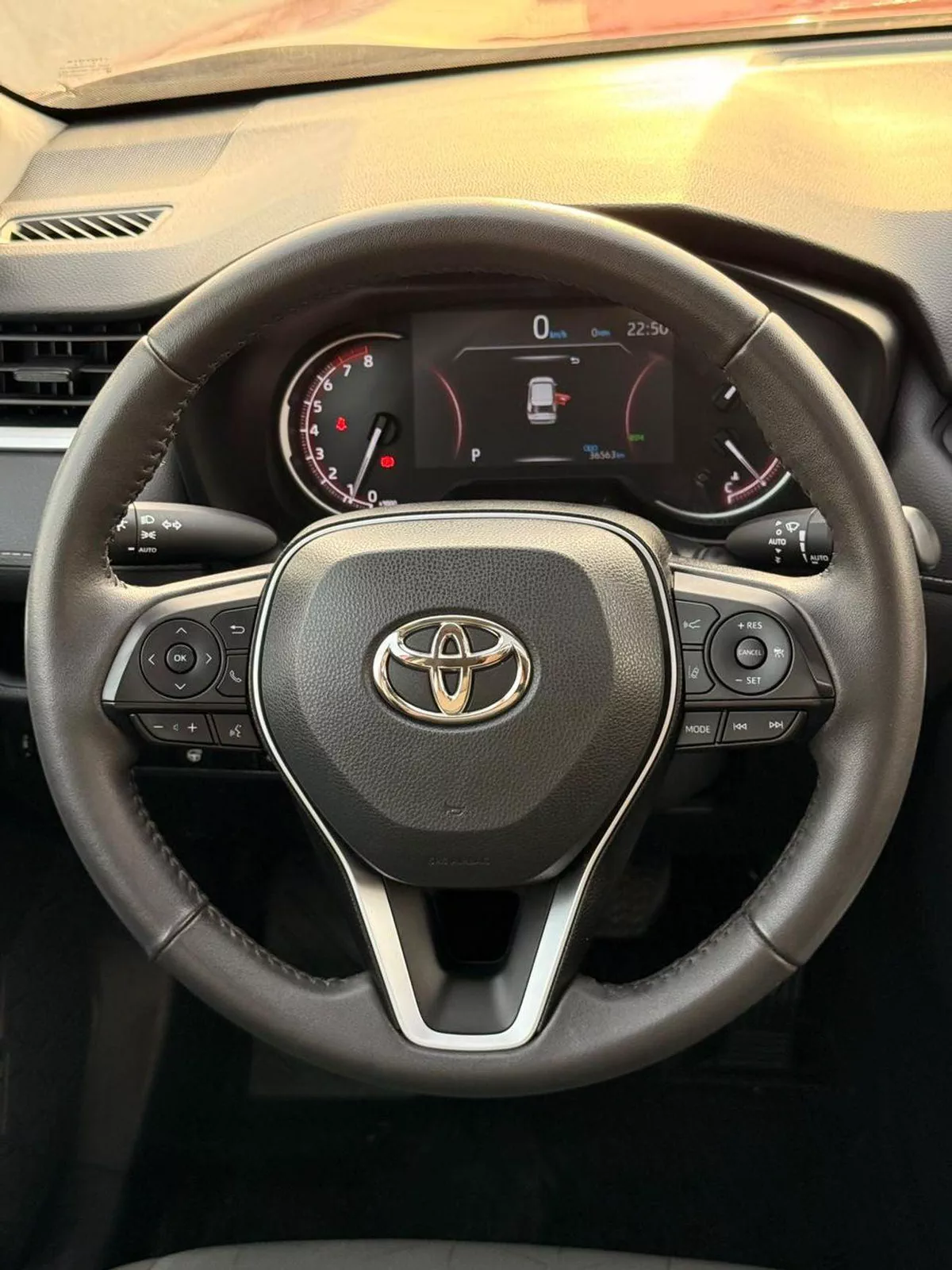 Toyota RAV4 XLE 2.5L AWD Full option 2023-9-0