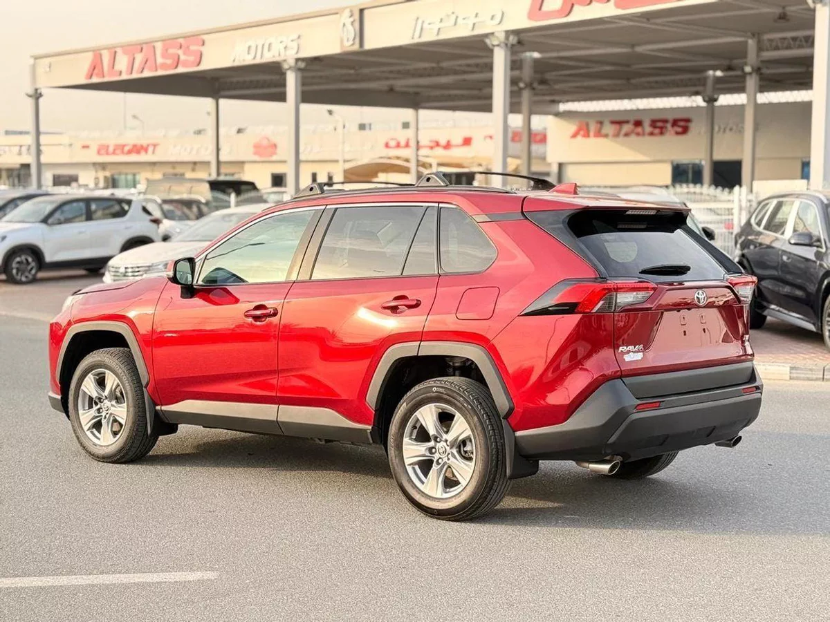 Toyota RAV4 XLE 2.5L AWD Full option 2023-13-0