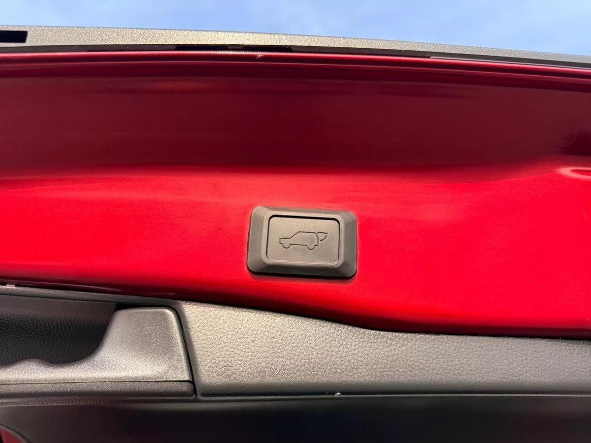 Toyota RAV4 XLE 2.5L AWD Full option 2023-21-0