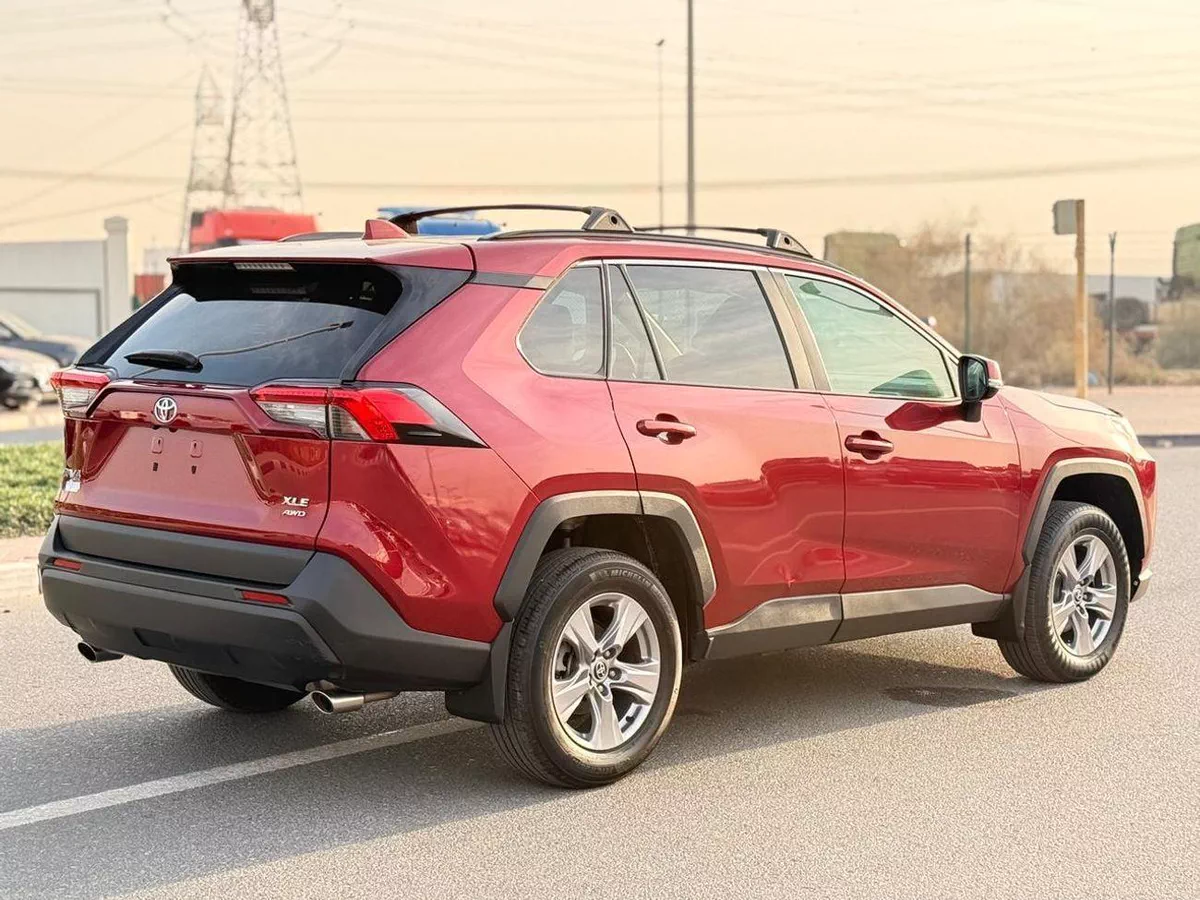 Toyota RAV4 XLE 2.5L AWD Full option 2023-2-0