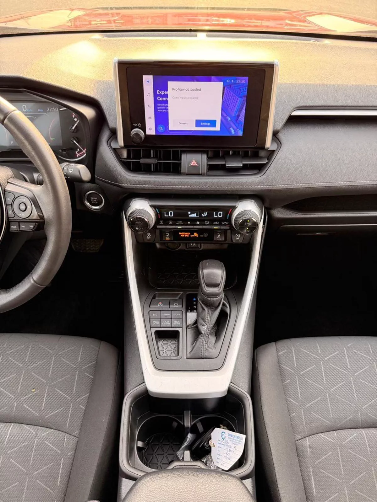 Toyota RAV4 XLE 2.5L AWD Full option 2023-6-0