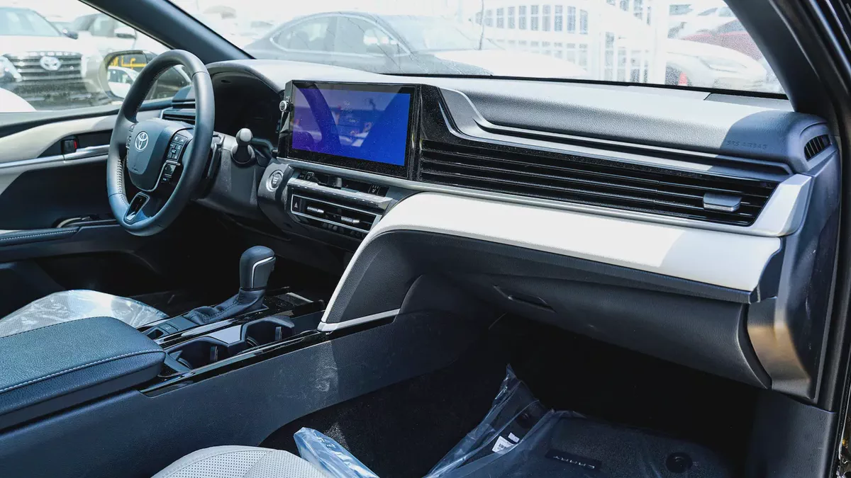 2026 Toyota Camry GLE GCC Specs-5-5