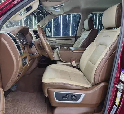 Dodge RAM 1500 Laramie 5.7L HEMI V8 | 4x4 | GCC Ready | Luxury Pickup-10