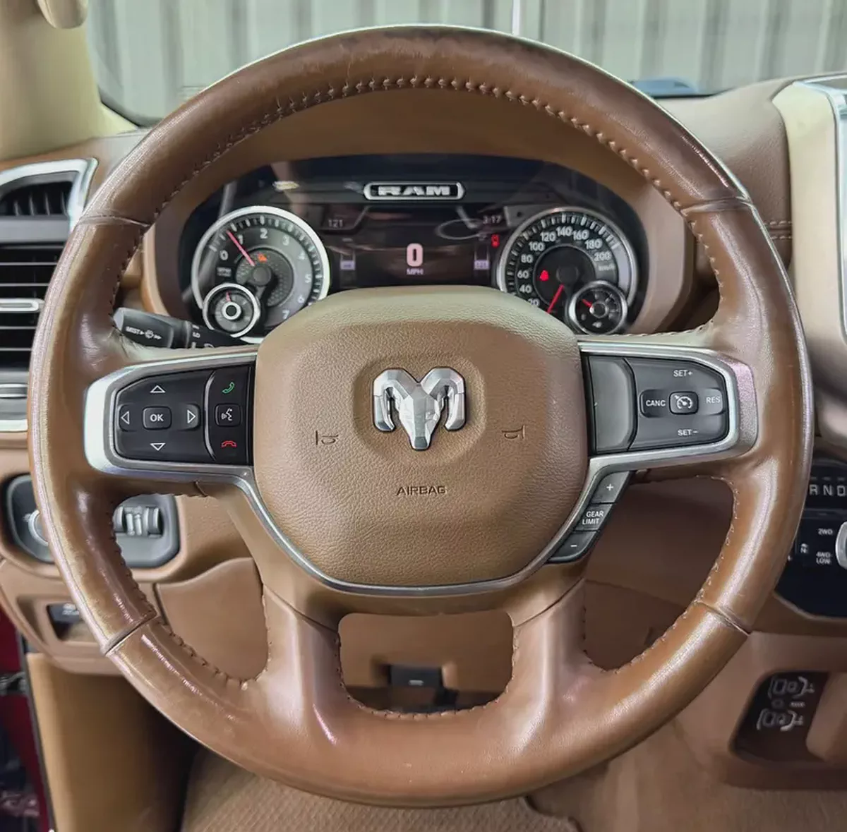 Dodge RAM 1500 Laramie 5.7L HEMI V8 | 4x4 | GCC Ready | Luxury Pickup-12-12