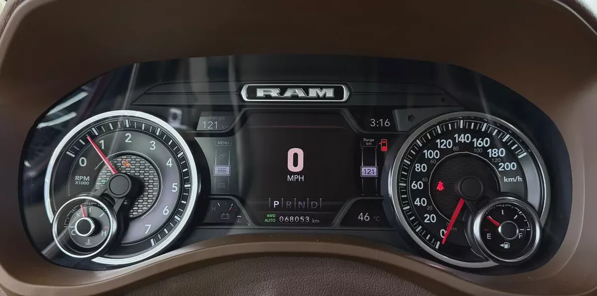 Dodge RAM 1500 Laramie 5.7L HEMI V8 | 4x4 | GCC Ready | Luxury Pickup-13-13