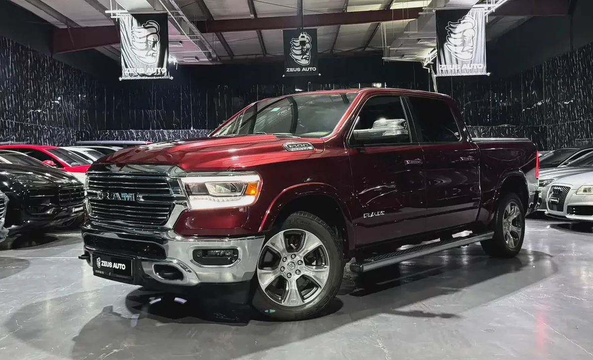 Dodge RAM 1500 Laramie 5.7L HEMI V8 | 4x4 | GCC Ready | Luxury Pickup