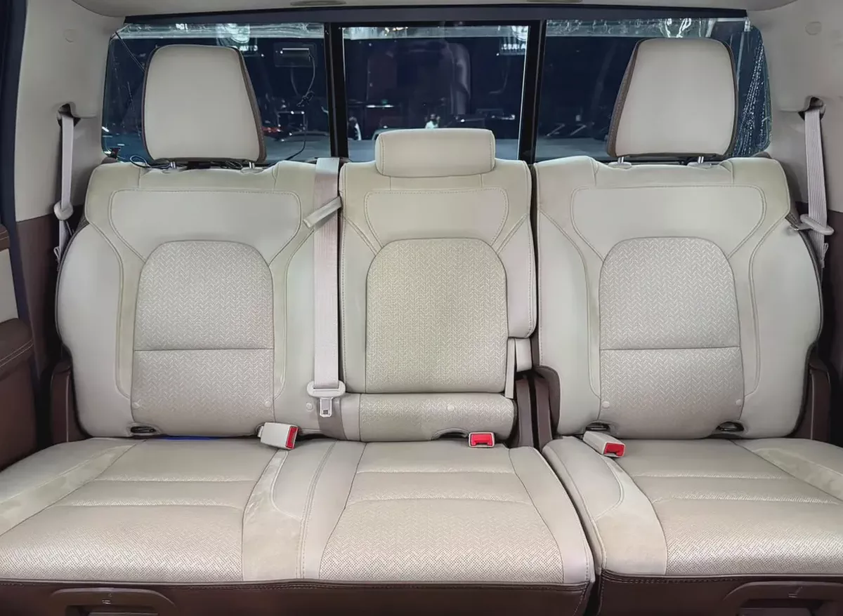 Dodge RAM 1500 Laramie 5.7L HEMI V8 | 4x4 | GCC Ready | Luxury Pickup-19-19