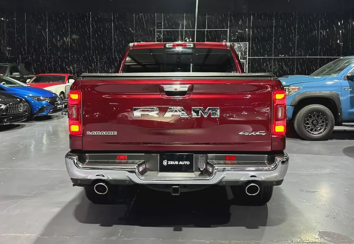 Dodge RAM 1500 Laramie 5.7L HEMI V8 | 4x4 | GCC Ready | Luxury Pickup-7-7