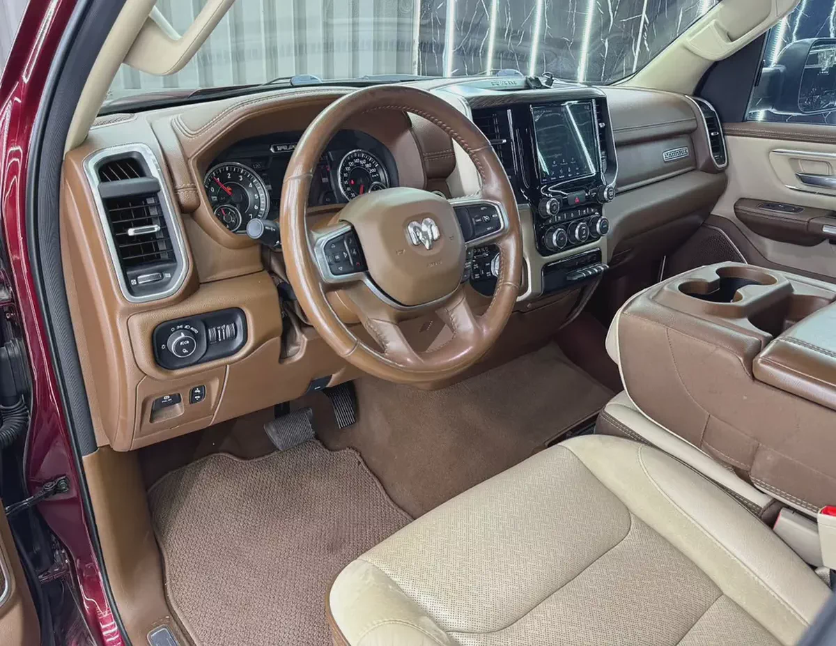 Dodge RAM 1500 Laramie 5.7L HEMI V8 | 4x4 | GCC Ready | Luxury Pickup-8-8