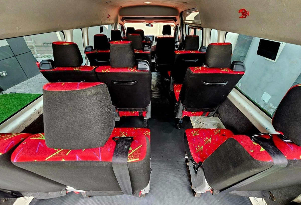 Toyota Hiace GL PASSENGER/ PATROL MANUAL/ 3.5 V6/ LOW MILEAGE-10-10