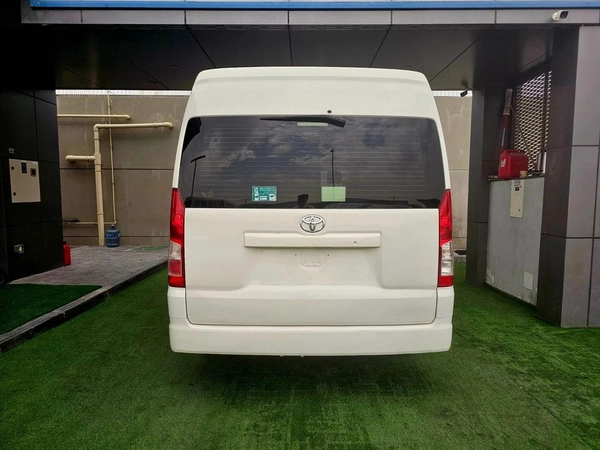 Toyota Hiace GL PASSENGER/ PATROL MANUAL/ 3.5 V6/ LOW MILEAGE