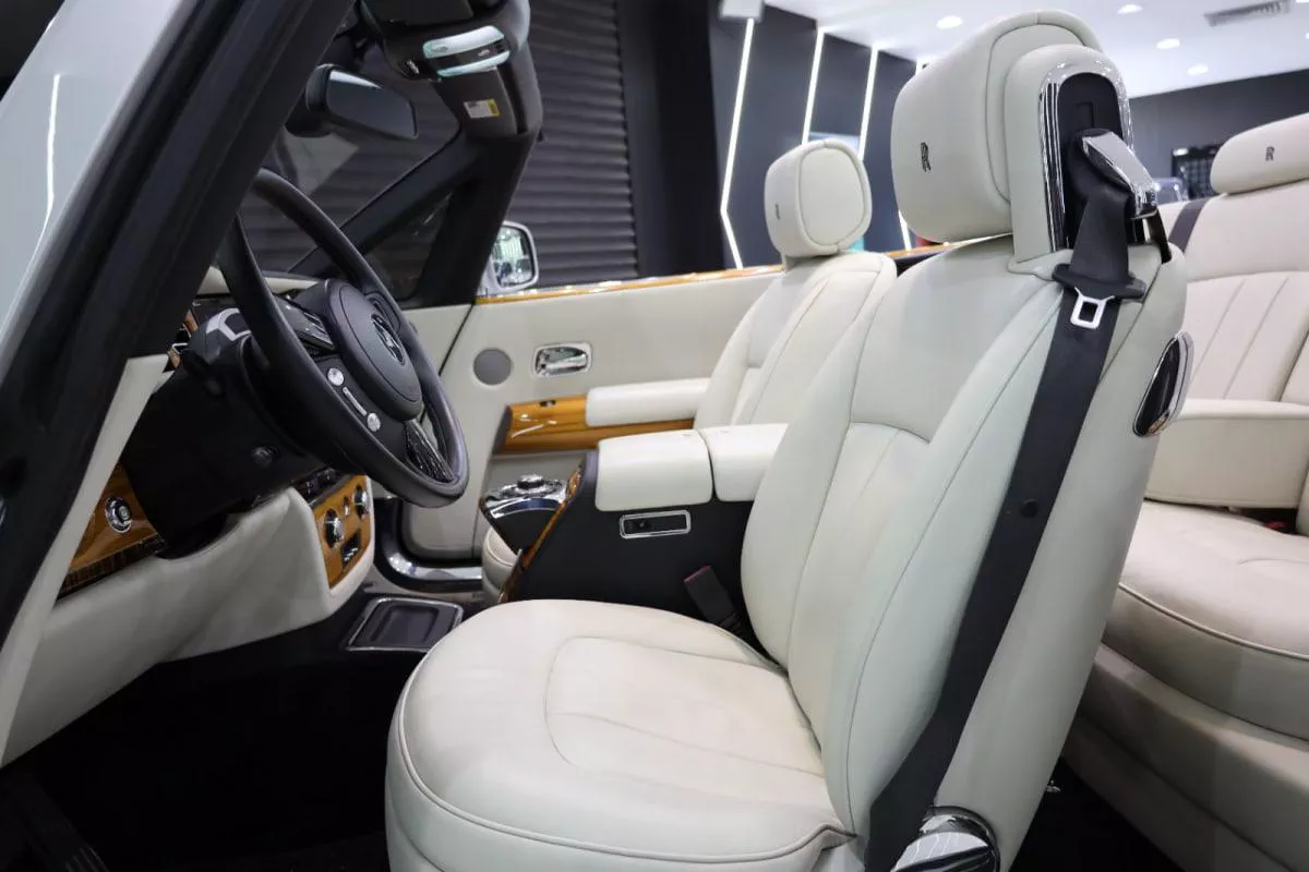 Rolls-Royce Phantom Drophead-4-4