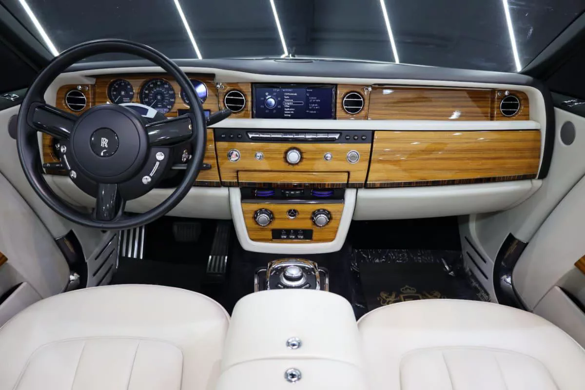 Rolls-Royce Phantom Drophead-10-10