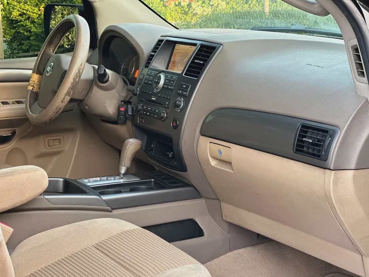 Nissan Armada SE 2009 | GCC Specs | Well Maintained Family SUV-6-6