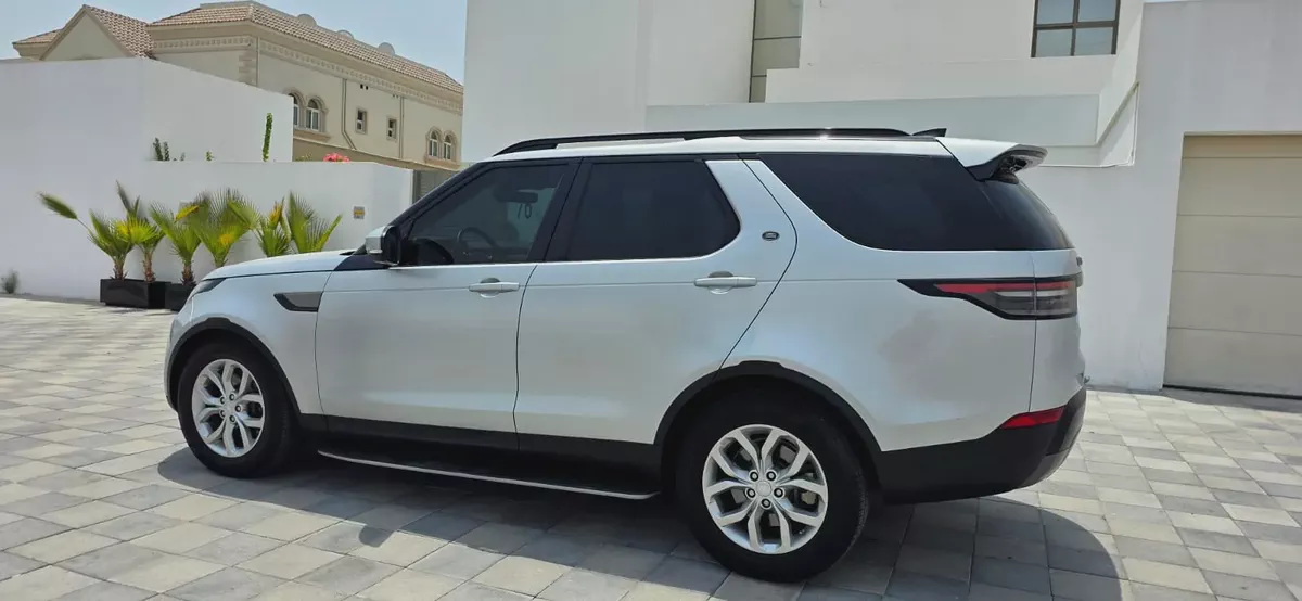 2017 Land Rover Discovery SE-Excellent Condition-Bank Finance Available-4-4