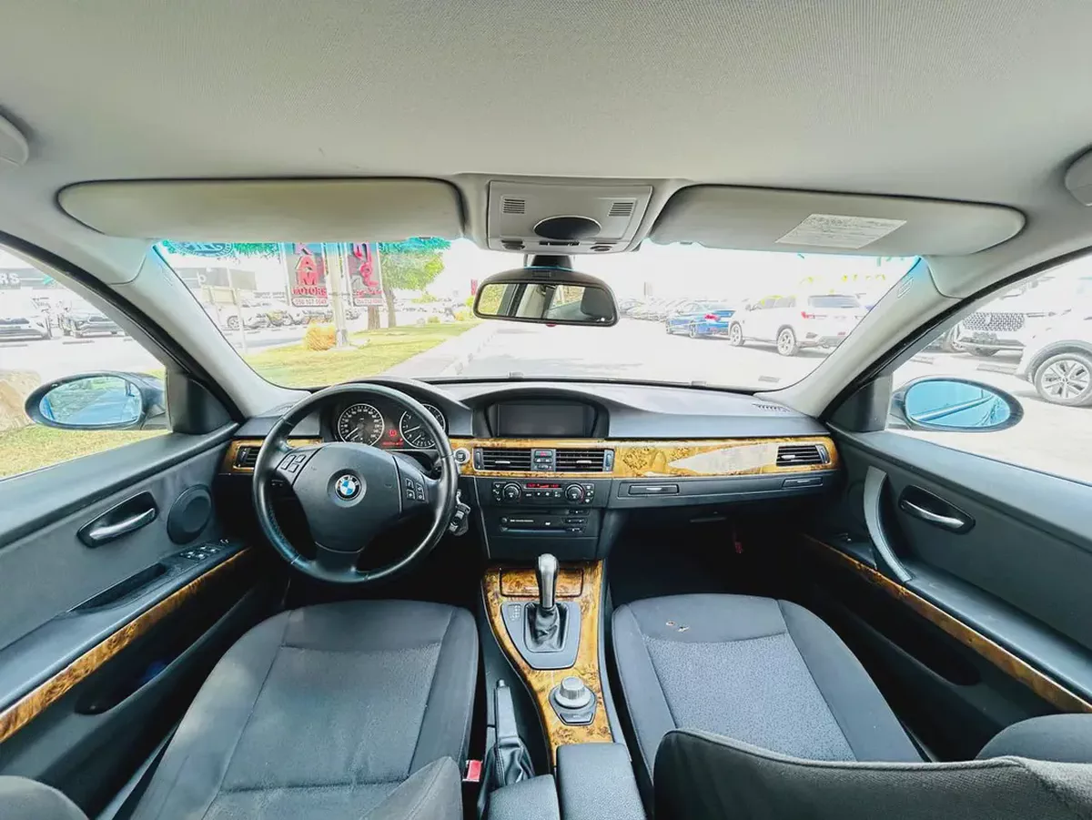 BMW 323i | 2006 | CLEAN TITLE | FRESH JAPAN IMPORT-12-12