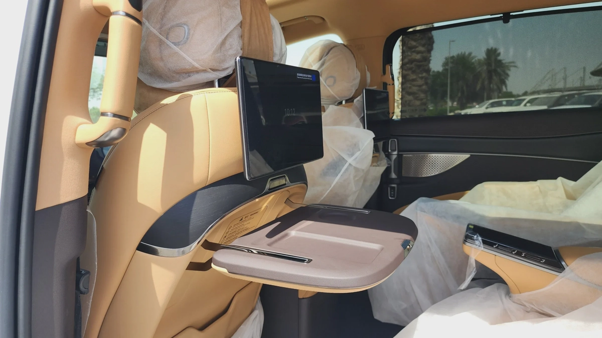 Denza D9 AWD (White)-9-9