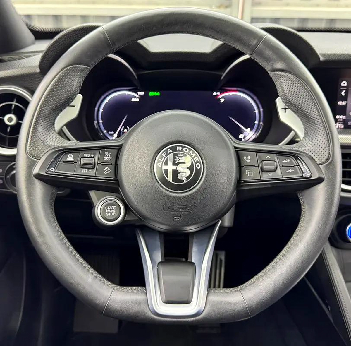 2024 Alfa Romeo Stelvio Veloce | GCC | Performance Luxury | Gargash Warranty and Service 2029-1-1