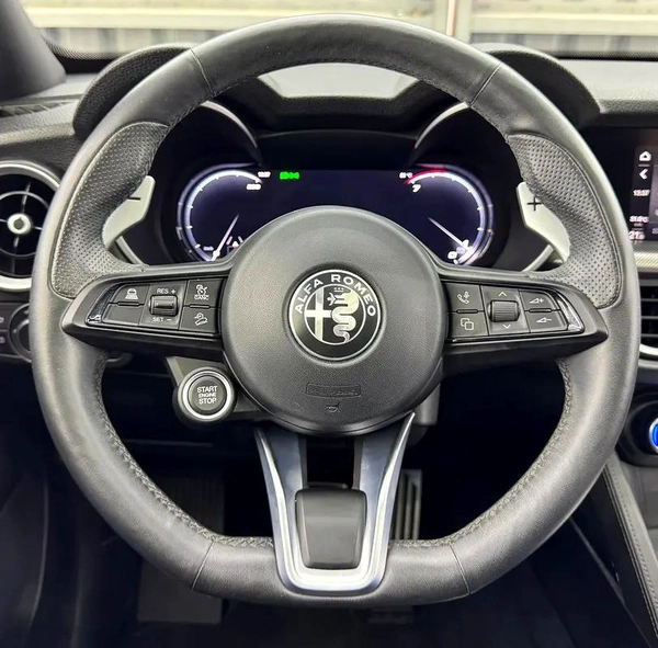 2024 Alfa Romeo Stelvio Veloce | GCC | Performance Luxury | Gargash Warranty and Service 2029