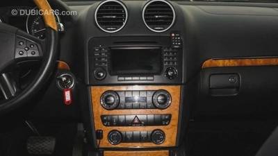 Mercedes Benz GL550-10