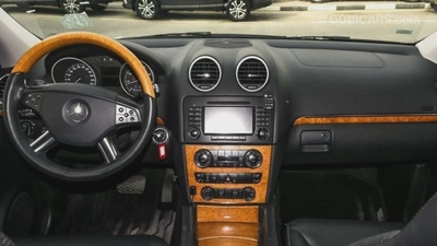 Mercedes Benz GL550-11