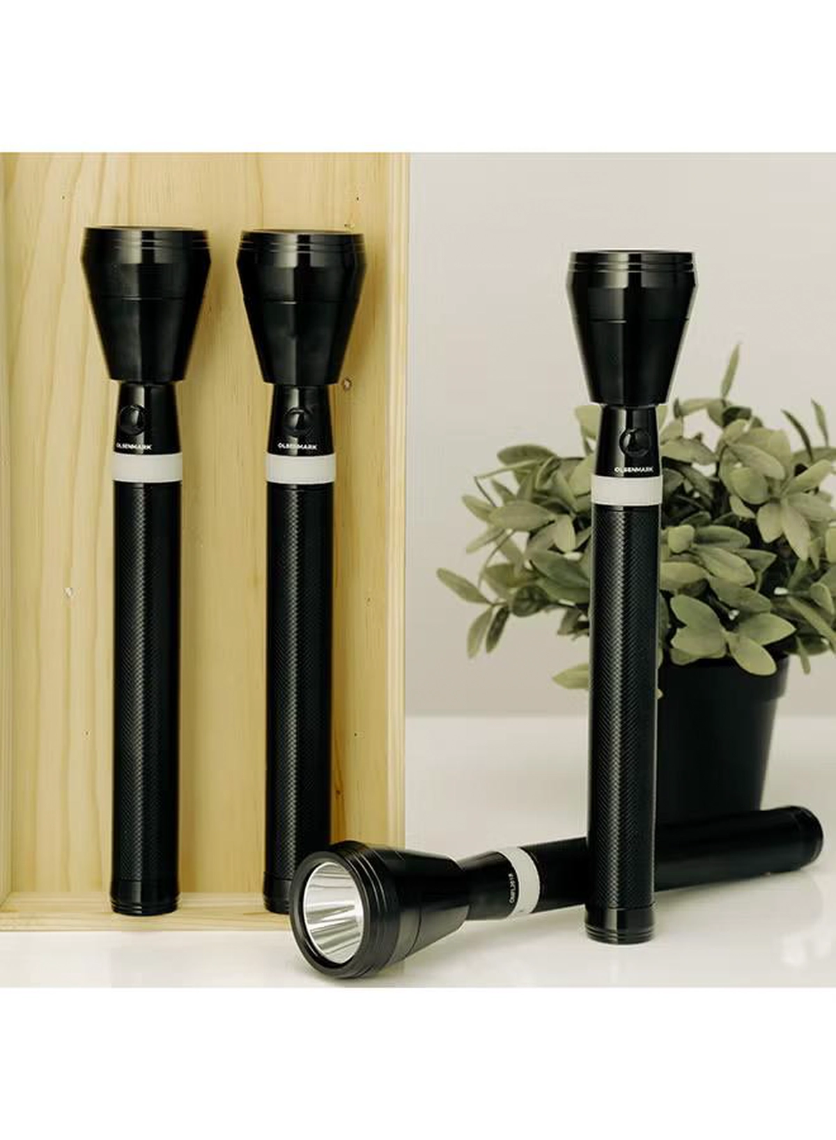 Olsenmark OMFL2618 4 in 1 Rechargeable LED Flashlight, 242mm, OMFL2618-3-3