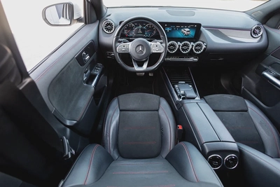Mercedes-Benz GLA 200 2021-10