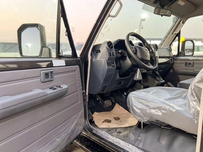 Toyota Land Cruiser Pick Up 4.0L V6 STD-E EXPORT ONLY - TOYOTA LC79 4.0L STD-E-17