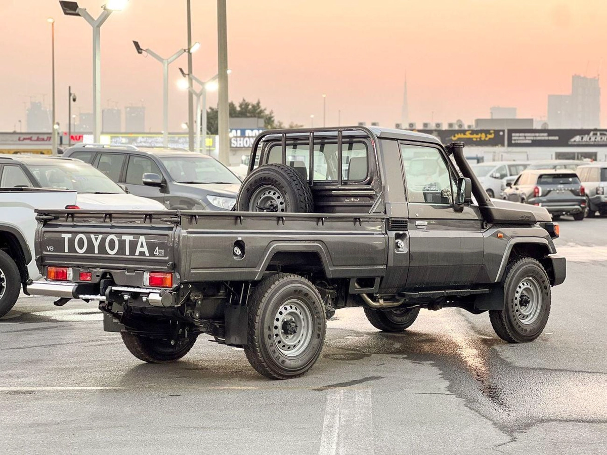 Toyota Land Cruiser Pick Up 4.0L V6 STD-E EXPORT ONLY - TOYOTA LC79 4.0L STD-E-4-0
