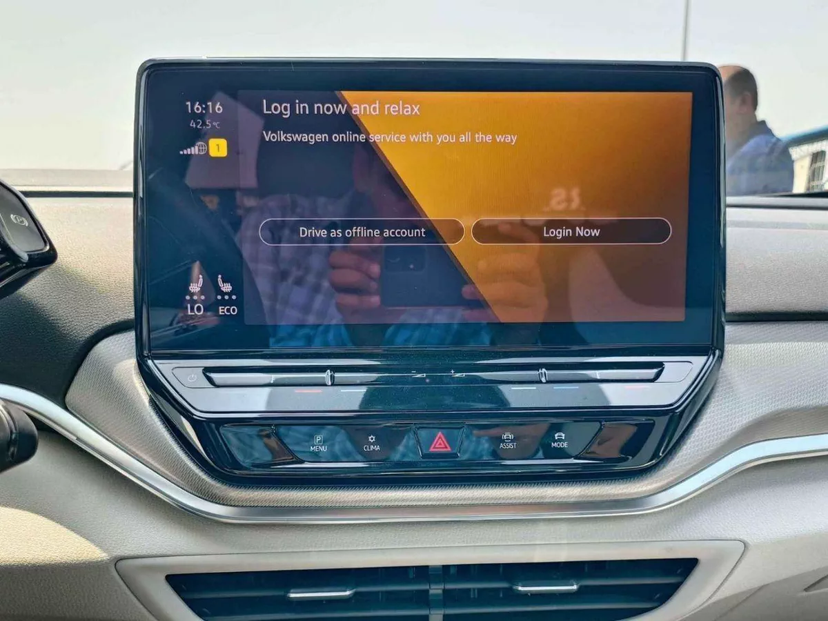 Volkswagen ID.4  CROZZ PRO / ELECTRIC / 360 CAMERA / HEAD UP DISPLAY / PANORAMIC ROOF (CODE # ID4P-D)-13-0
