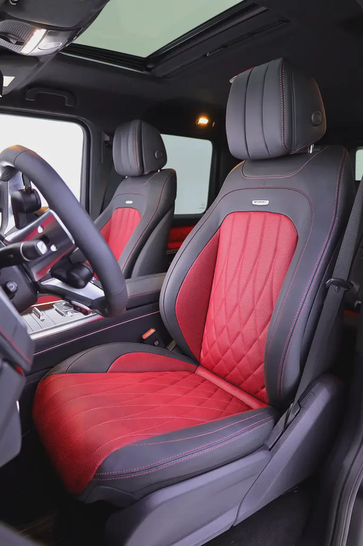 2027 G63 MANUFAKTUR EDITION + CARBON INTERIOR + 5 YEARS DEALER WARRANTY + SERVICE CONTRACT-9-9