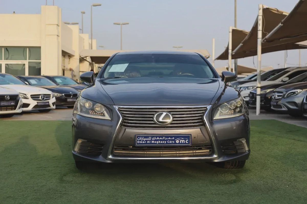 Used Lexus LS 460 4 door 4.6L SWB 2014-3-3