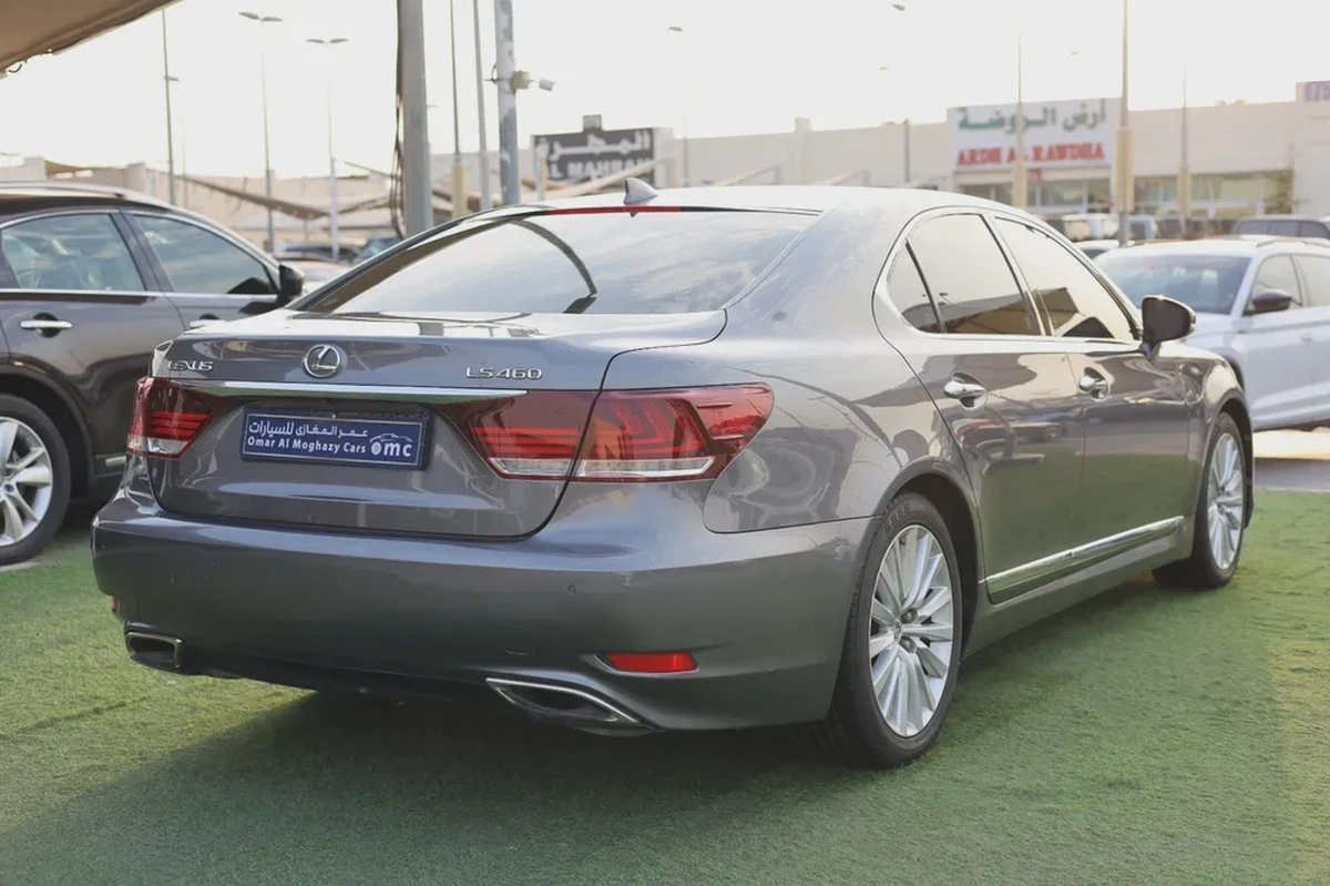 Used Lexus LS 460 4 door 4.6L SWB 2014-8-8