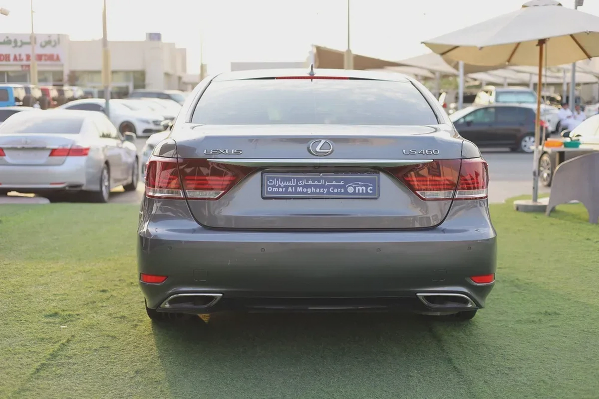 Used Lexus LS 460 4 door 4.6L SWB 2014-2-2