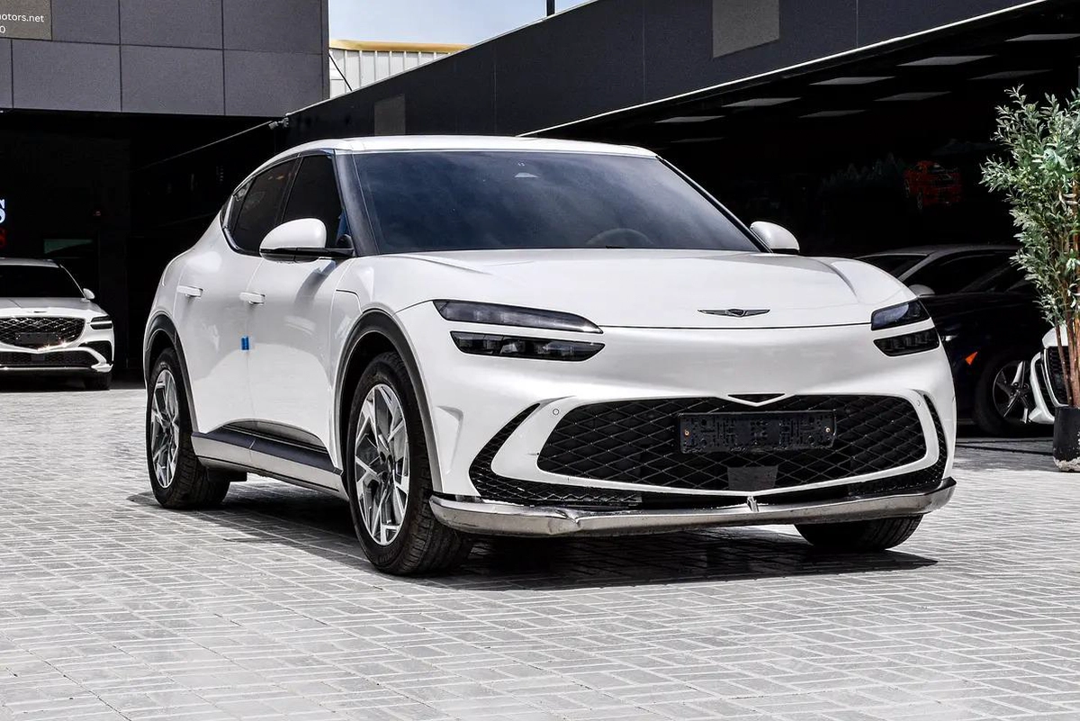 Genesis GV60 Electric 2022 | Korean Specs | Clean Title | 26K KM | White | جينسس GV60 كهرباء 2022 وا-5-5