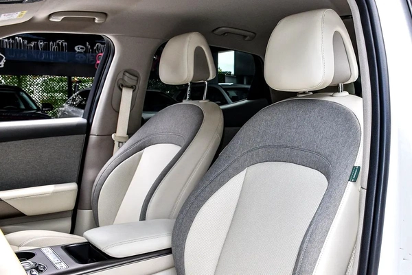 Genesis GV60 Electric 2022 | Korean Specs | Clean Title | 26K KM | White | جينسس GV60 كهرباء 2022 وا