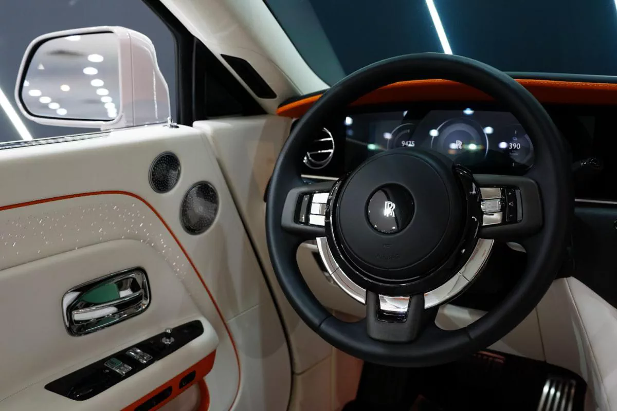 Rolls-Royce Spectre-5-5