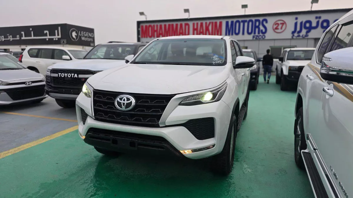 TOYOTA FORTUNER 2.7L PETROL 2026