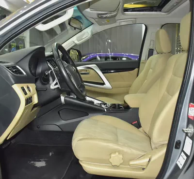 AED 888 EMi for 5 Yrs | Mitsubishi Montero Sport ( 2019 Model ) in Silver Color GCC Specs-9