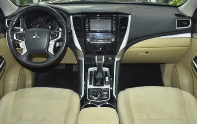 AED 888 EMi for 5 Yrs | Mitsubishi Montero Sport ( 2019 Model ) in Silver Color GCC Specs-10