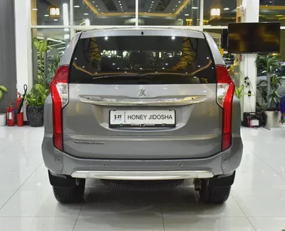 AED 888 EMi for 5 Yrs | Mitsubishi Montero Sport ( 2019 Model ) in Silver Color GCC Specs-4