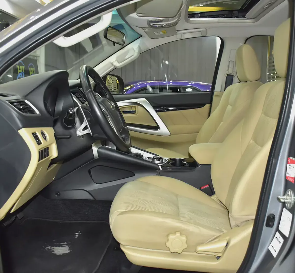 AED 888 EMi for 5 Yrs | Mitsubishi Montero Sport ( 2019 Model ) in Silver Color GCC Specs-9-9