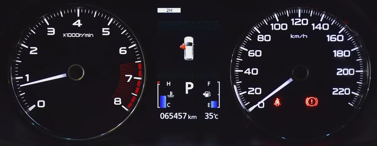 AED 888 EMi for 5 Yrs | Mitsubishi Montero Sport ( 2019 Model ) in Silver Color GCC Specs-12-12