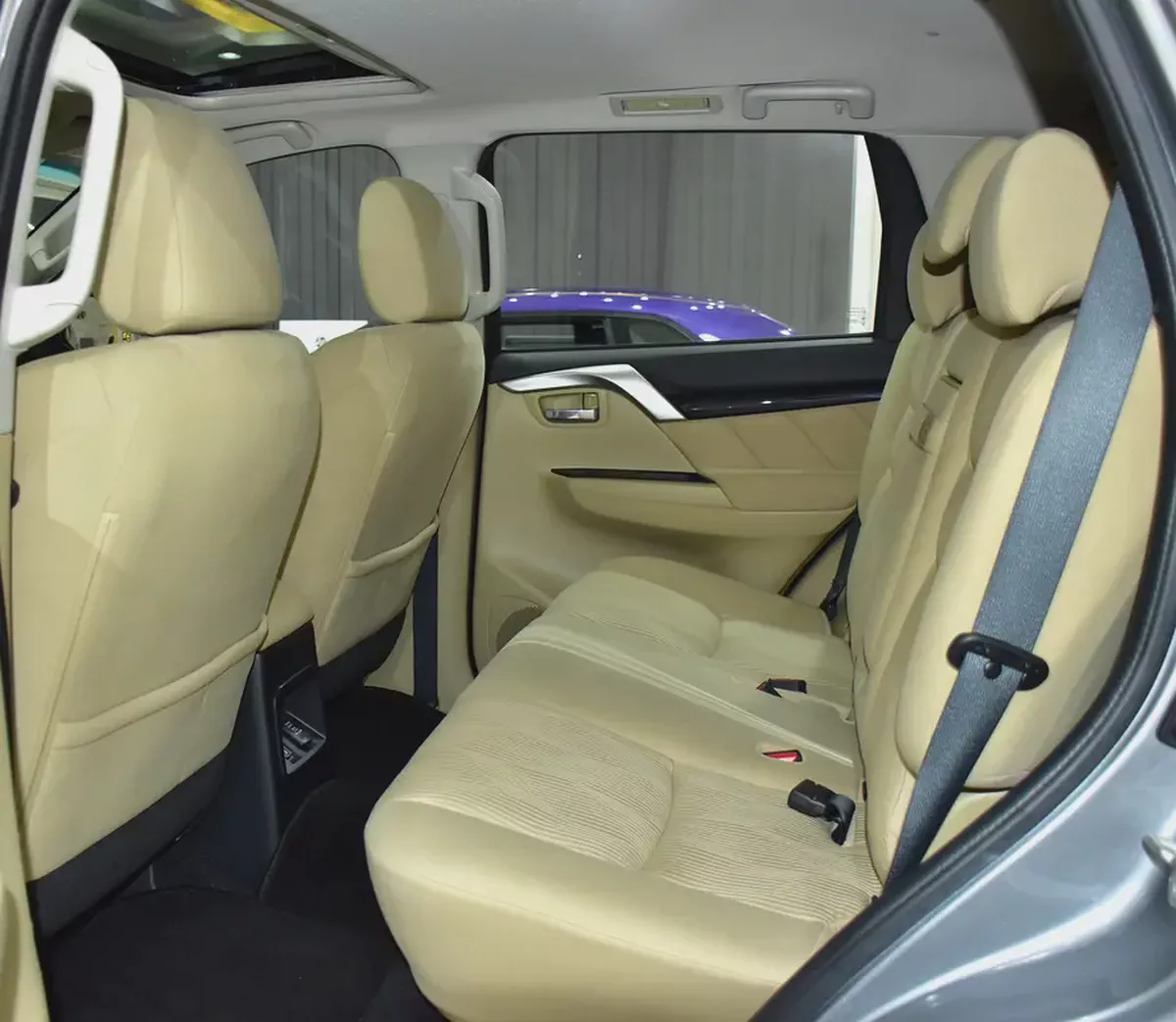 AED 888 EMi for 5 Yrs | Mitsubishi Montero Sport ( 2019 Model ) in Silver Color GCC Specs-14-14