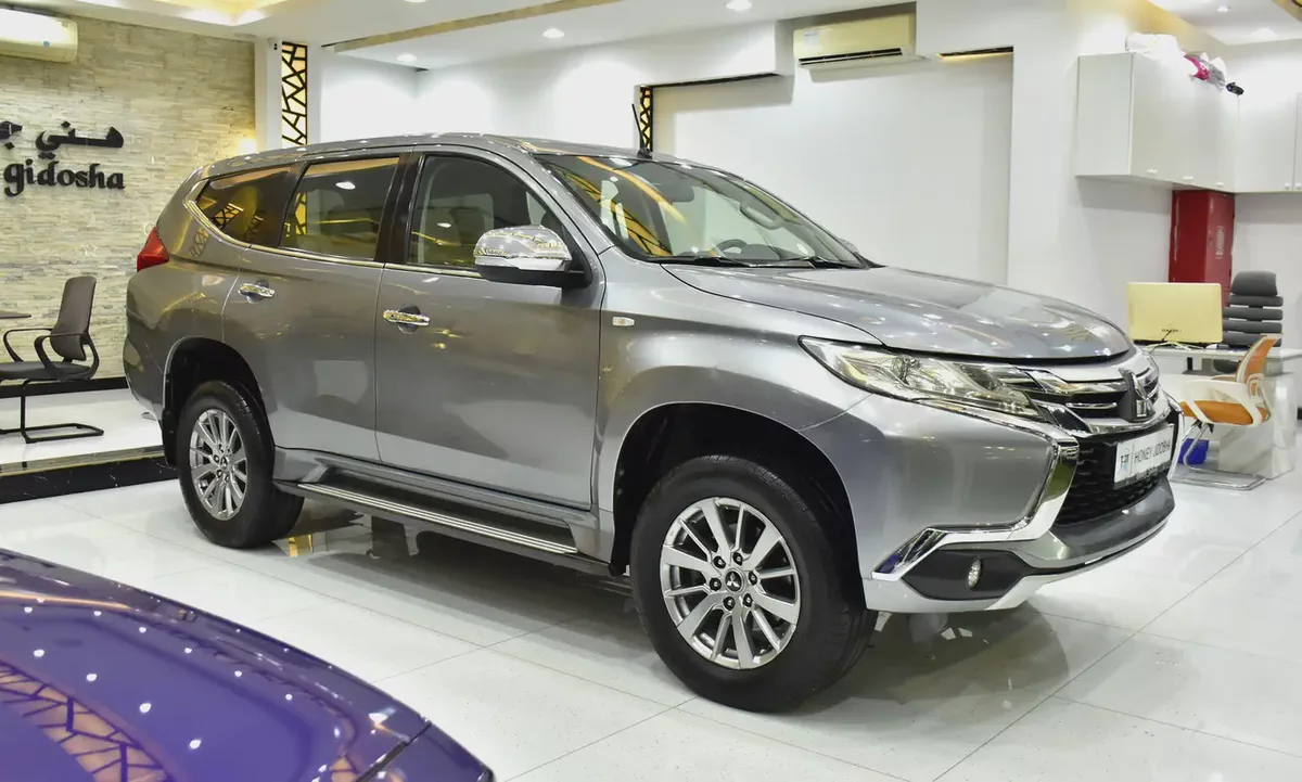 AED 888 EMi for 5 Yrs | Mitsubishi Montero Sport ( 2019 Model ) in Silver Color GCC Specs-2-2